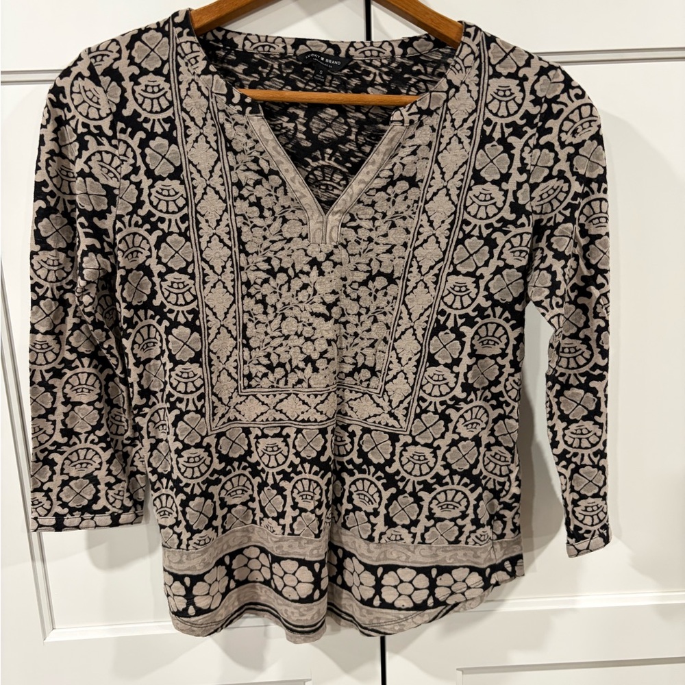 Black and Cream Patterned V-Neck Women's Top from Lucky Brand